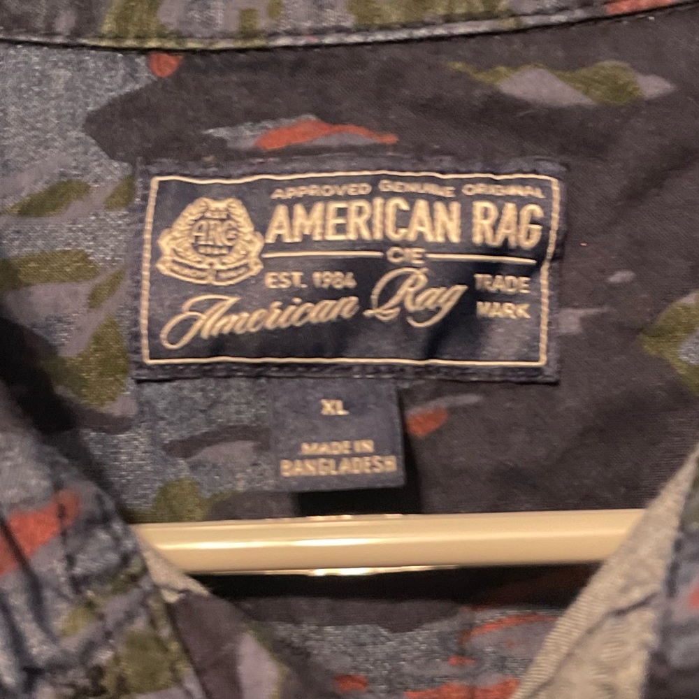 Button up - Picture 4 of 4